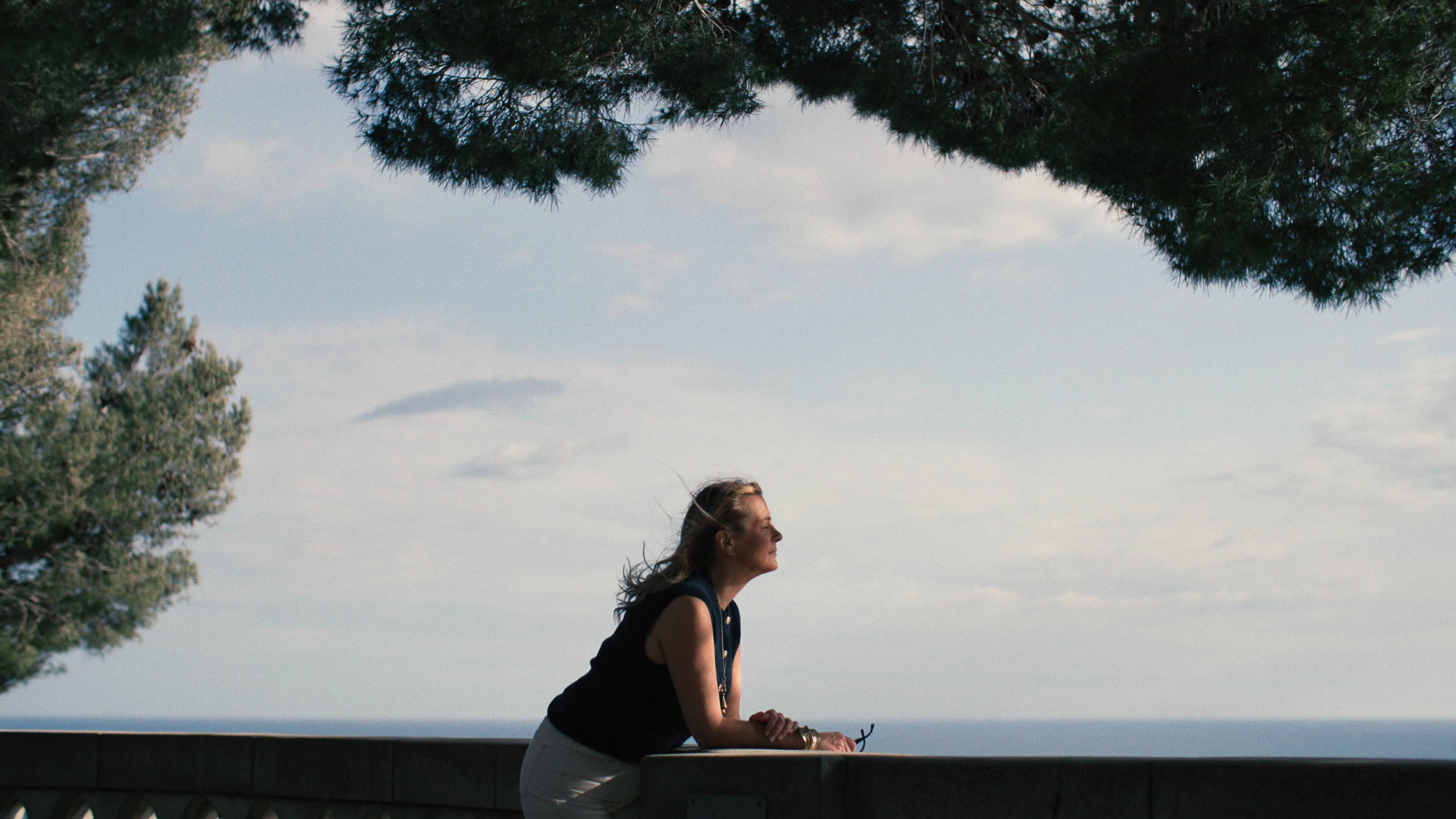 ROUGEMONT_STILLS__2.48.1ROUEGMONT_STILL_small
